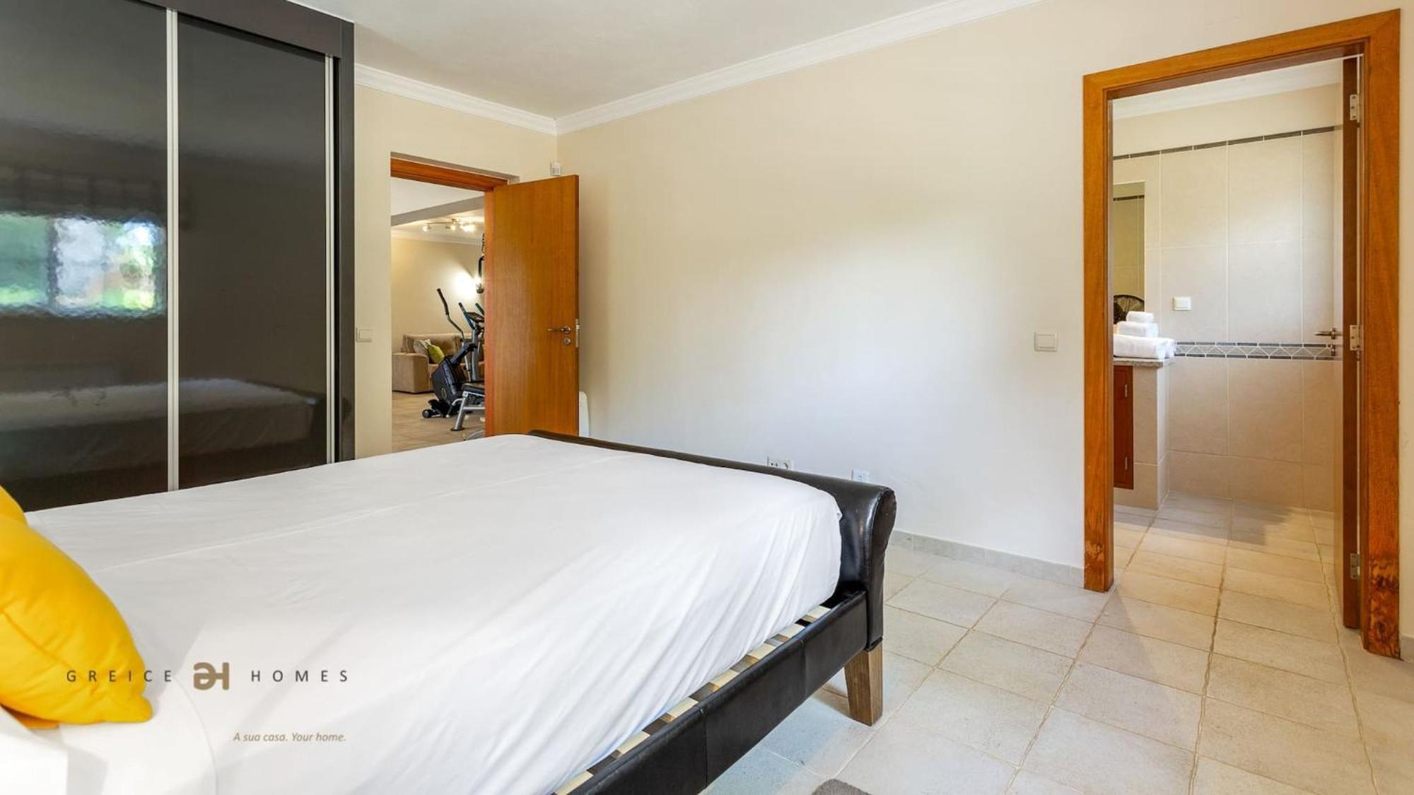 Luxuosa Moradia V5 Em Quarteira - Greice Homes Exterior foto